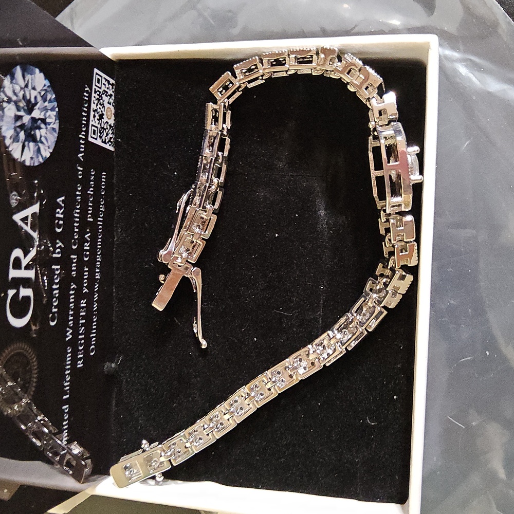 Elegant Silver Moissanite Bracelet with Crystal Accents - Picture 2 of 10